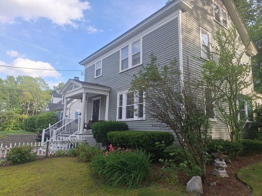 Exterior, Facade, Queen Anne Victorian