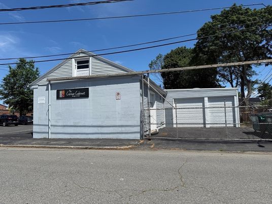 Detached Garage, Exterior