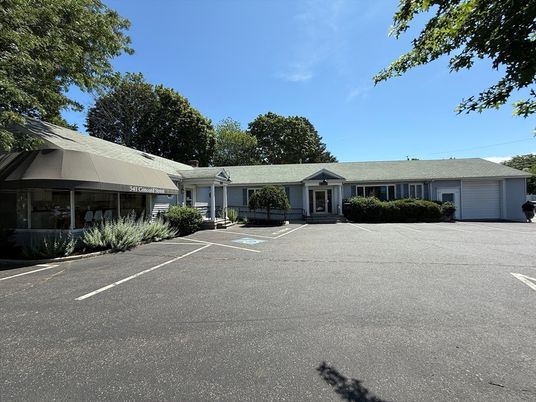 Attached, Exterior, Facade, Ranch