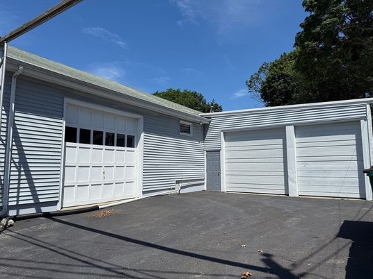 Detached Garage, Exterior