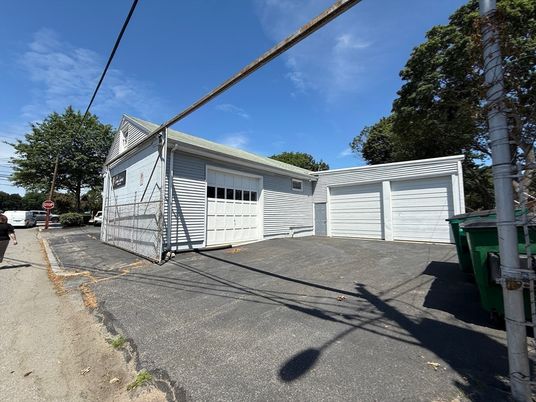 Detached Garage, Exterior