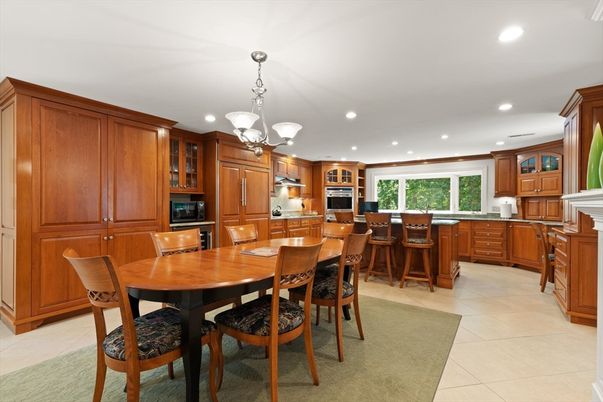 Chandelier, Dining room, Interior, Kitchen, Recessed Lighting, Stainless Steel Appliances