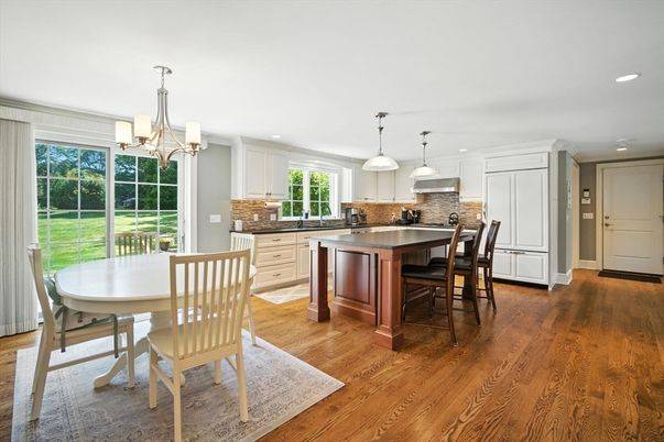 Chandelier, Dining room, Interior, Kitchen, Pendant Lights, Recessed Lighting, Wood Texture Flooring
