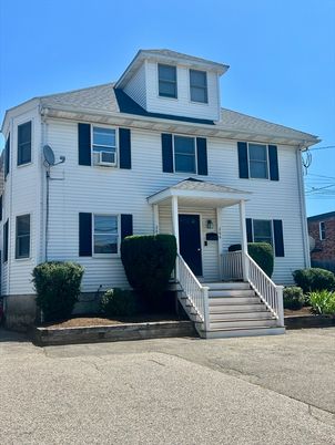Exterior, Facade, American Foursquare