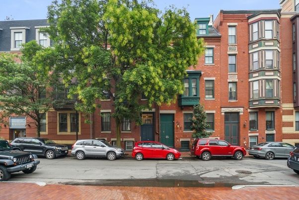 Exterior, Facade, Brick Facade, Rowhouse