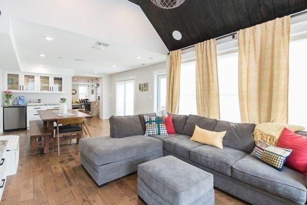 Dining room, Interior, Living room, Recessed Lighting, Wood Texture Flooring
