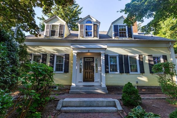 Exterior, Facade, Cape Cod