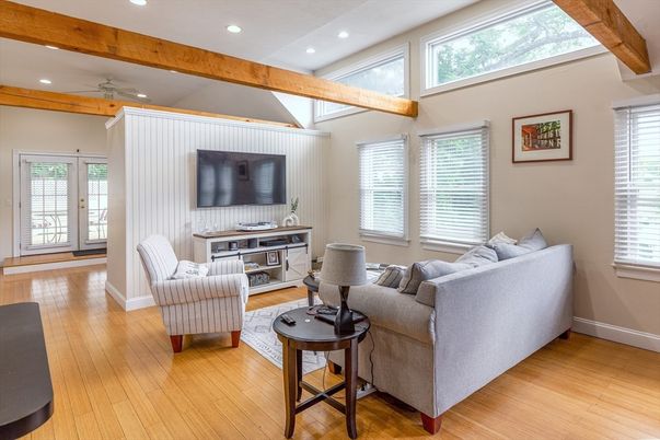 Interior, Living room, Recessed Lighting, Wooden Beams, Wood Texture Flooring