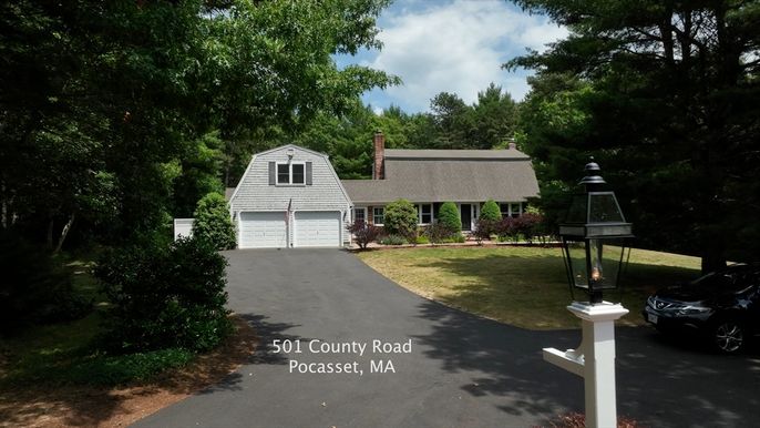 Attached, Exterior, Facade, Cape Cod