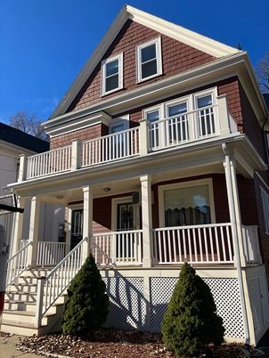 Exterior, Facade, Queen Anne Victorian