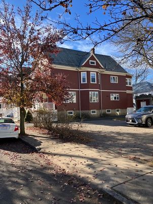 Exterior, Facade, Brick Facade, Queen Anne Victorian