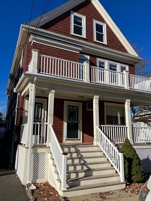 Exterior, Facade, Queen Anne Victorian