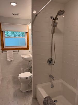 Bathroom, Interior, Recessed Lighting