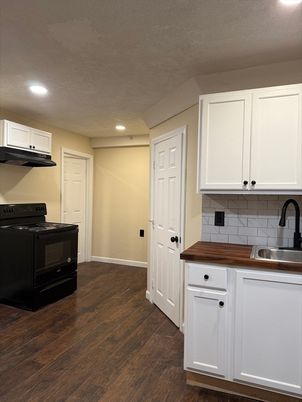 Interior, Kitchen, Recessed Lighting, Wood Texture Flooring