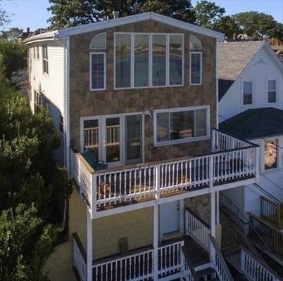 Exterior, Facade, Rowhouse