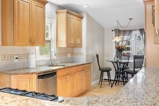 Chandelier, Dining room, Interior, Kitchen, Pendant Lights, Recessed Lighting, Wood Texture Flooring