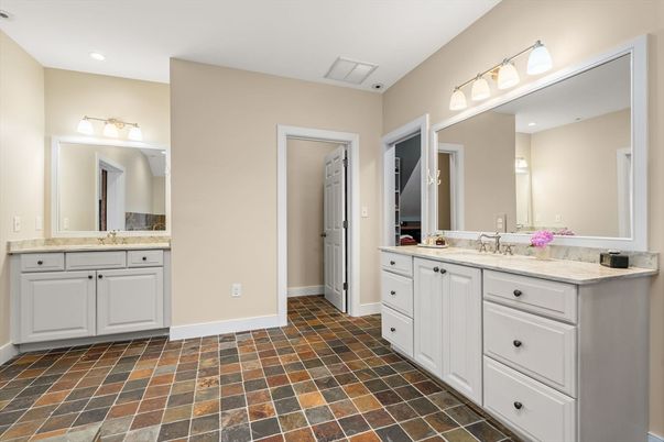 Bathroom, Dual Sink Vanities, Interior, Recessed Lighting