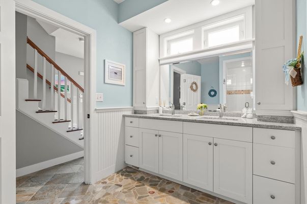 Bathroom, Interior, Recessed Lighting