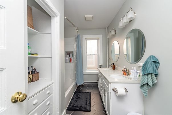 Bathroom, Dual Sink Vanities, Interior