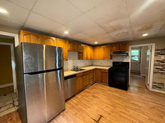 Interior, Kitchen, Recessed Lighting, Wood Texture Flooring