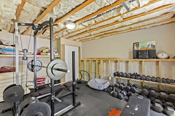 Fitness Equipment, Interior, Wooden Beams