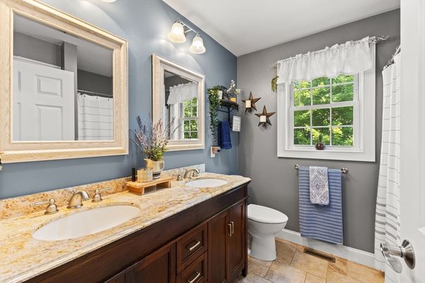Bathroom, Dual Sink Vanities, Interior