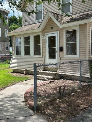 Exterior, Facade, Queen Anne Victorian