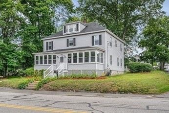 Exterior, Facade, American Foursquare