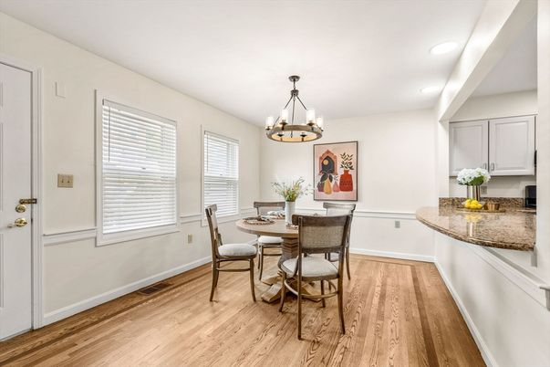 Chandelier, Dining room, Interior, Recessed Lighting, Wood Texture Flooring