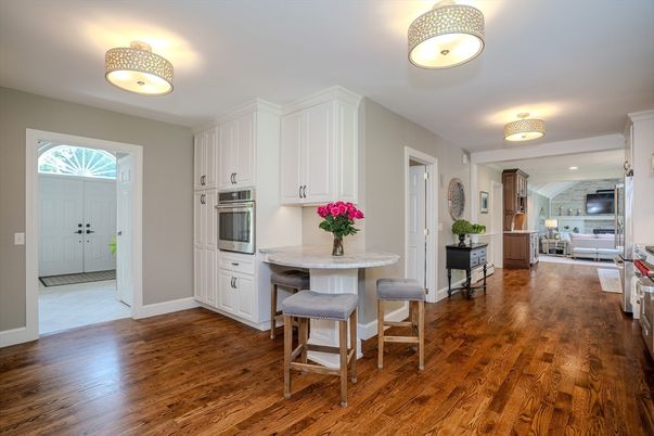 Dining room, Interior, Kitchen, Stainless Steel Appliances, Wood Texture Flooring