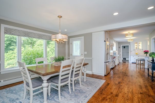 Chandelier, Dining room, Interior, Recessed Lighting, Wood Texture Flooring