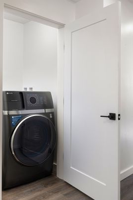 Interior, Utility Closets, Washer, Wood Texture Flooring