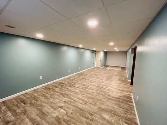 Empty room, Interior, Recessed Lighting, Wood Texture Flooring