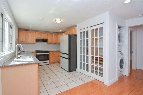 Interior, Kitchen, Recessed Lighting, Washer