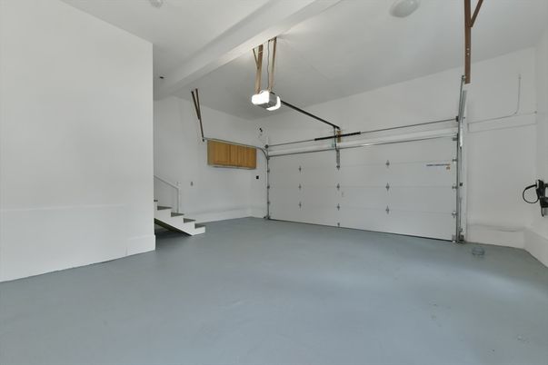 Garage, Interior