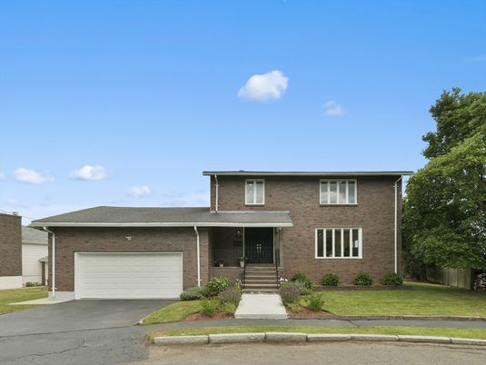 Attached, Exterior, Facade, Brick Facade, Split Level