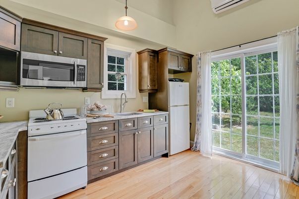 Interior, Kitchen, Pendant Lights, Wood Texture Flooring