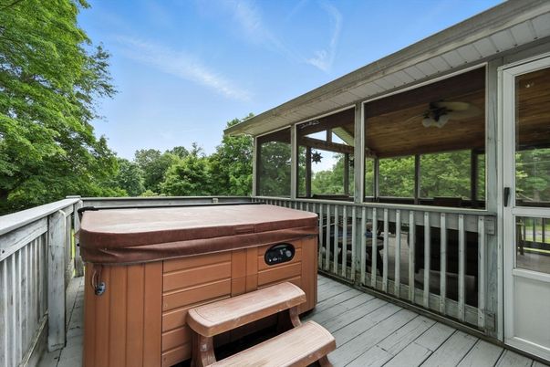 Exterior, Hot Tub