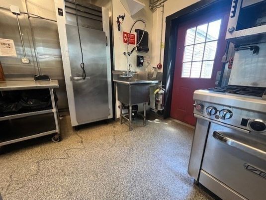 Interior, Stainless Steel Appliances