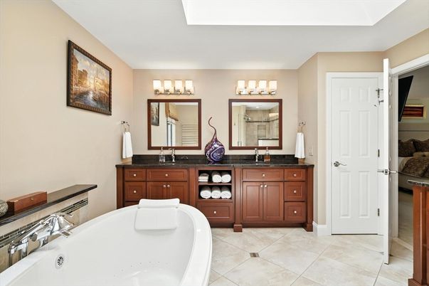 Bathroom, Dual Sink Vanities, Interior