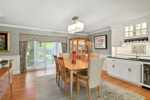 Chandelier, Dining room, Interior, Kitchen, Wood Texture Flooring