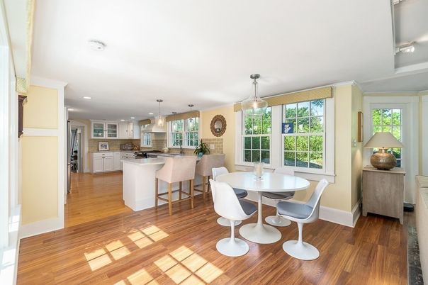 Dining room, Interior, Kitchen, Pendant Lights, Recessed Lighting, Wood Texture Flooring