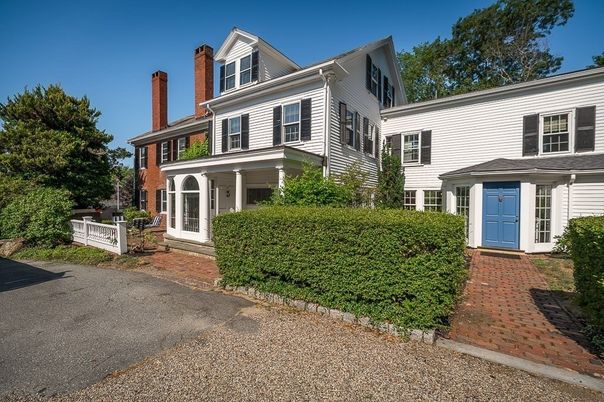 Exterior, Facade, American Foursquare
