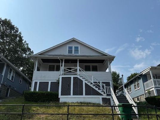 Exterior, Facade, Queen Anne Victorian