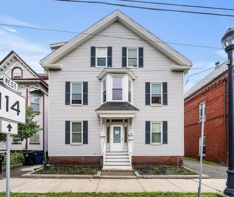 Exterior, Facade, Queen Anne Victorian