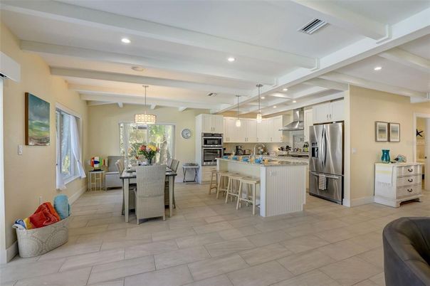 Dining room, Interior, Kitchen, Pendant Lights, Recessed Lighting, Stainless Steel Appliances