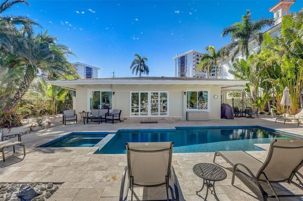 Exterior, Pool