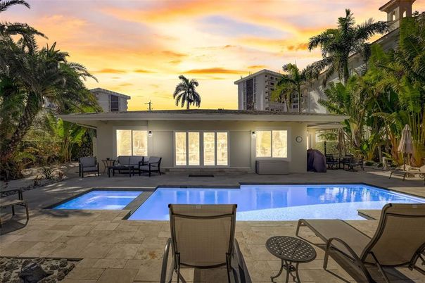 Exterior, Pool