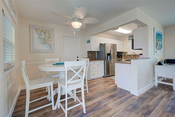 Dining room, Interior, Kitchen, Stainless Steel Appliances, Wood Texture Flooring