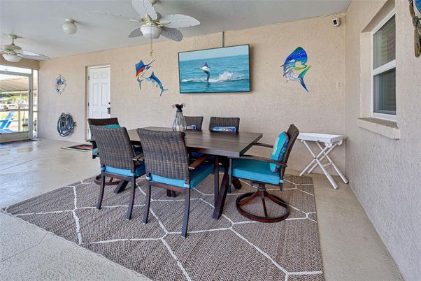 Dining room, Interior